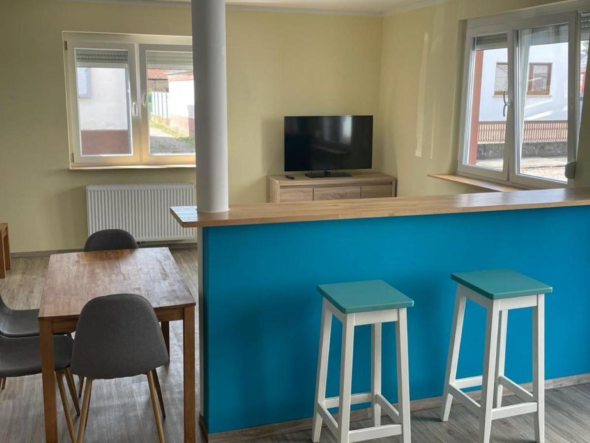 Апартаменти Haus Gerda Нойштадт-ан-дер-Вайнштрасе Екстер'єр фото